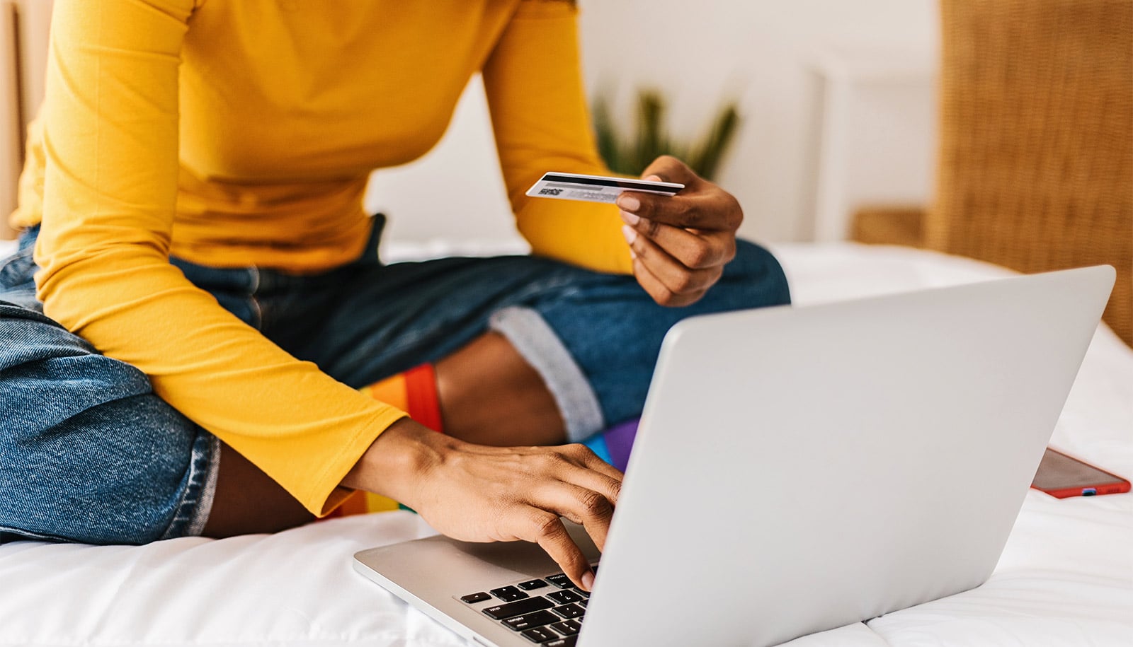 How to protect yourself while shopping online