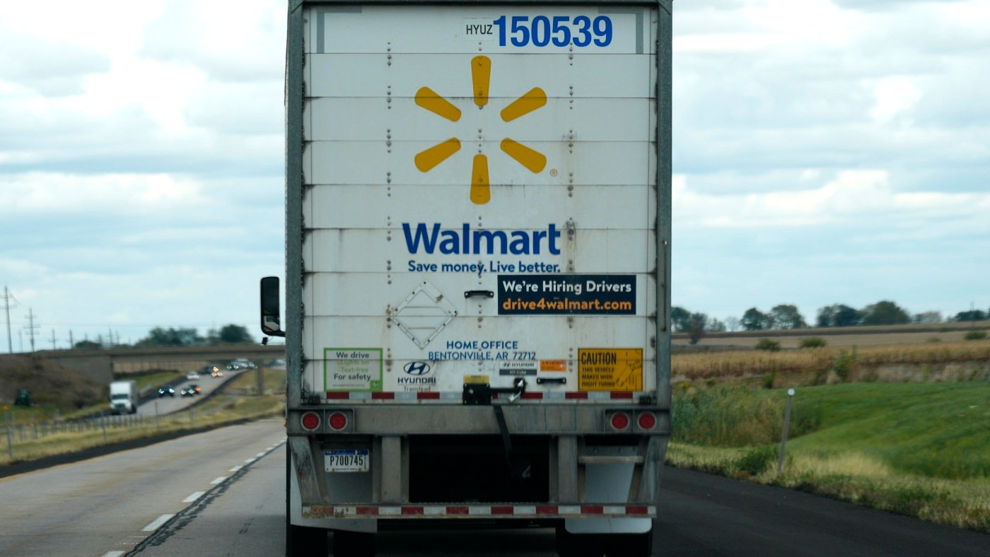 Walmart illegally opened delivery drivers' deposit accounts, U.S. says