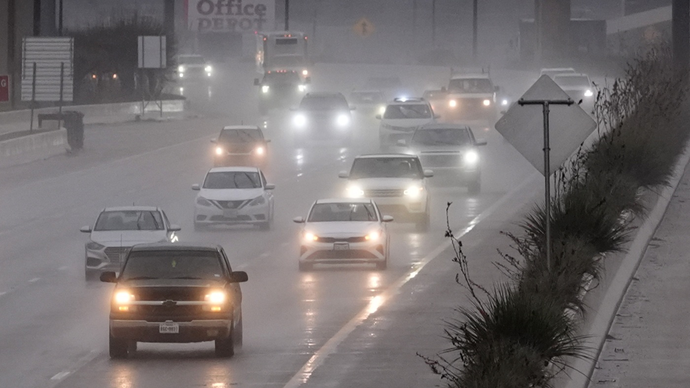 Severe weather could disrupt holiday travel, with tornadoes forecast in the South