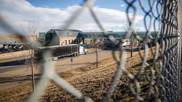 Alberta's border crackdown draws support and criticism from experts, rural leaders