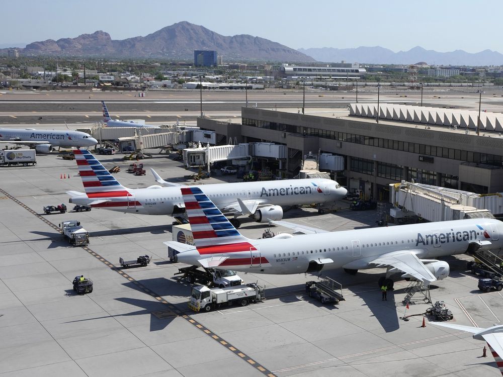 American Airlines briefly halts flights nationwide after technical issue