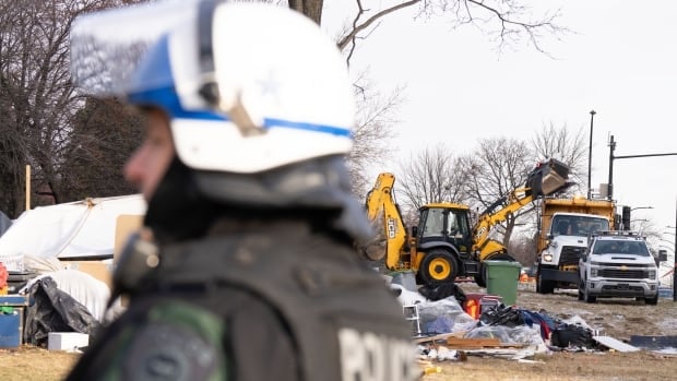 As Montreal homeless encampments grow, documents reveal patchwork response