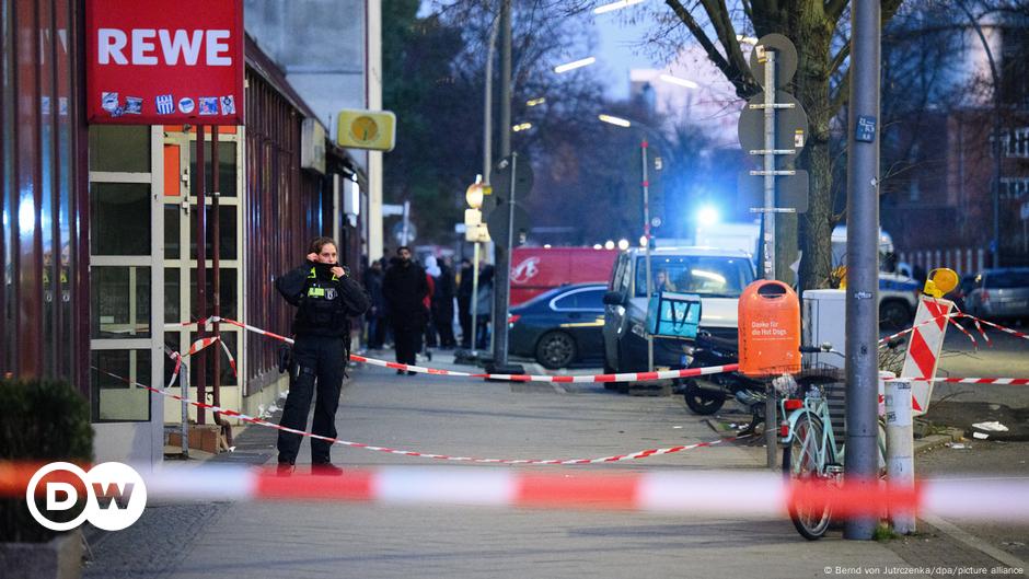 Berlin police arrest man after knife attack injures 2