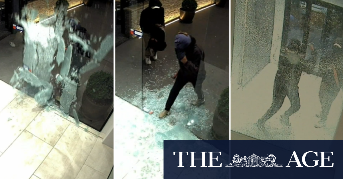 Brazen jewellery heist foiled