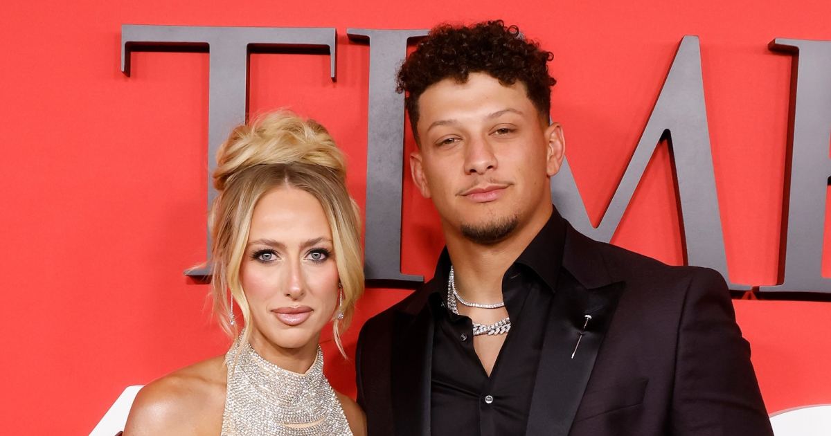 Brittany and Patrick Mahomes Dress up as Taylor Swift and Travis Kelce