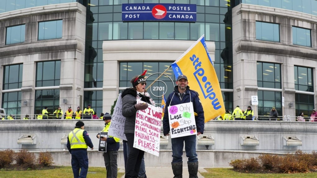 Canada Post presents union with 'framework' to reach deal as strike continues