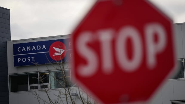 Canada Post presents union with 'framework' to reach deal, end strike