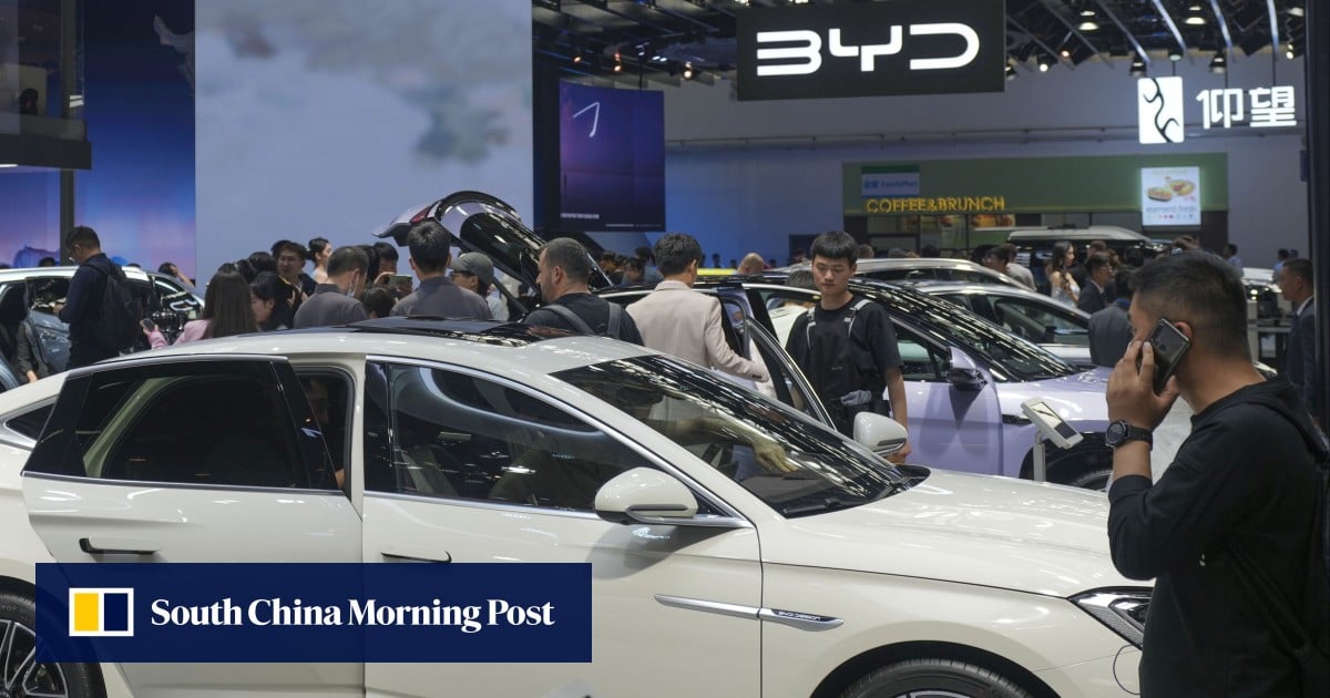 China mandates 30% EVs in government fleets in boost for carmakers, decarbonisation