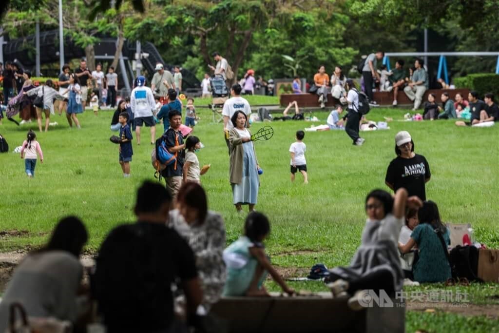 Cloudy to sunny skies forecast in most of Taiwan