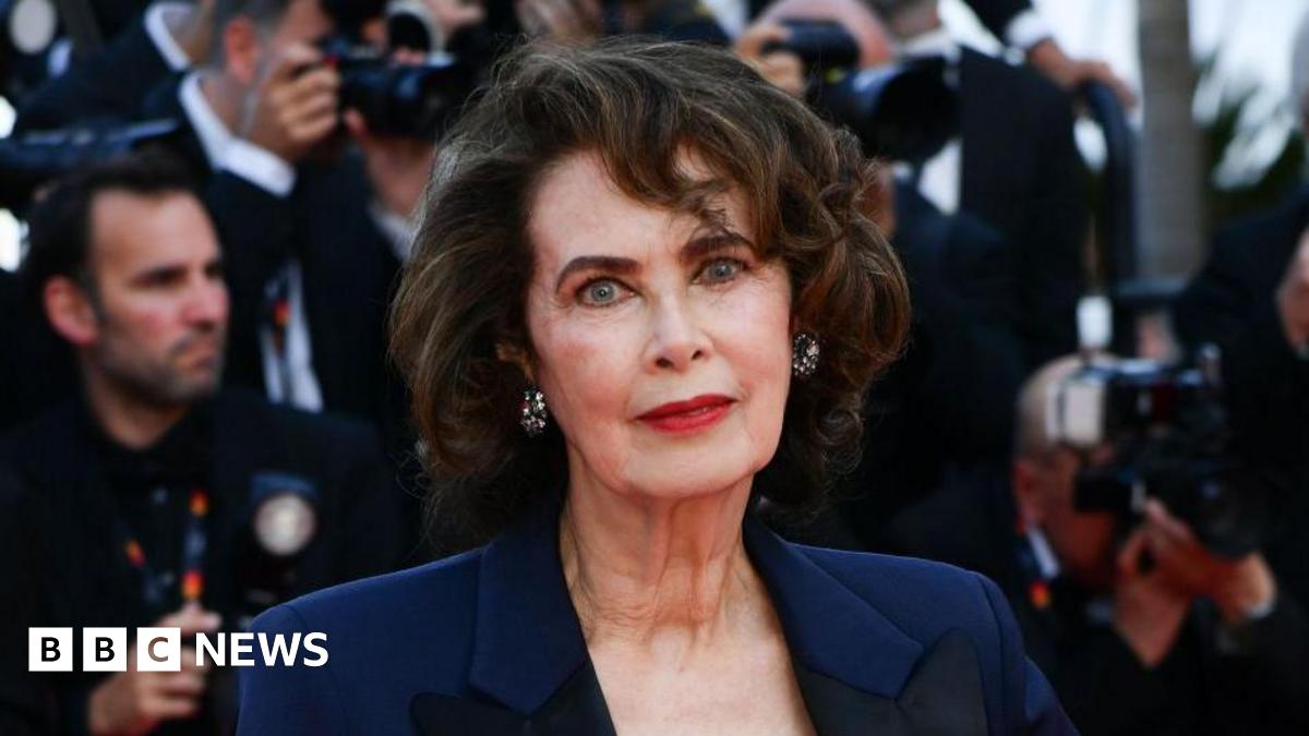 Dayle Haddon: Model dies in suspected carbon monoxide leak