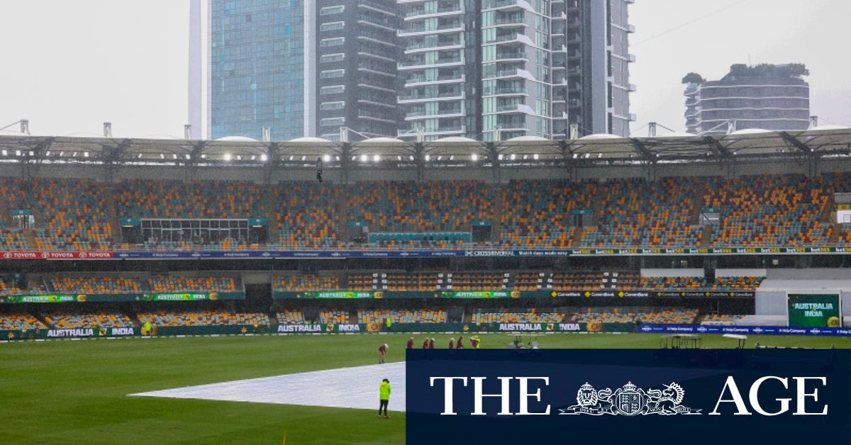 Downpour douses Brisbane but fire threat high across country