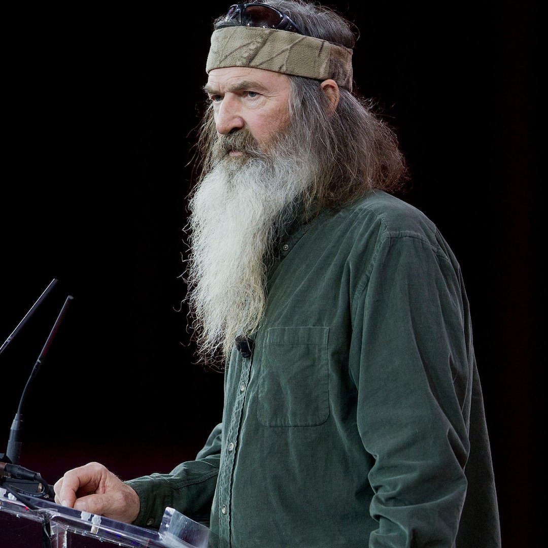 
                        Duck Dynasty's Phil Robertson Diagnosed With Alzheimer's Disease
                