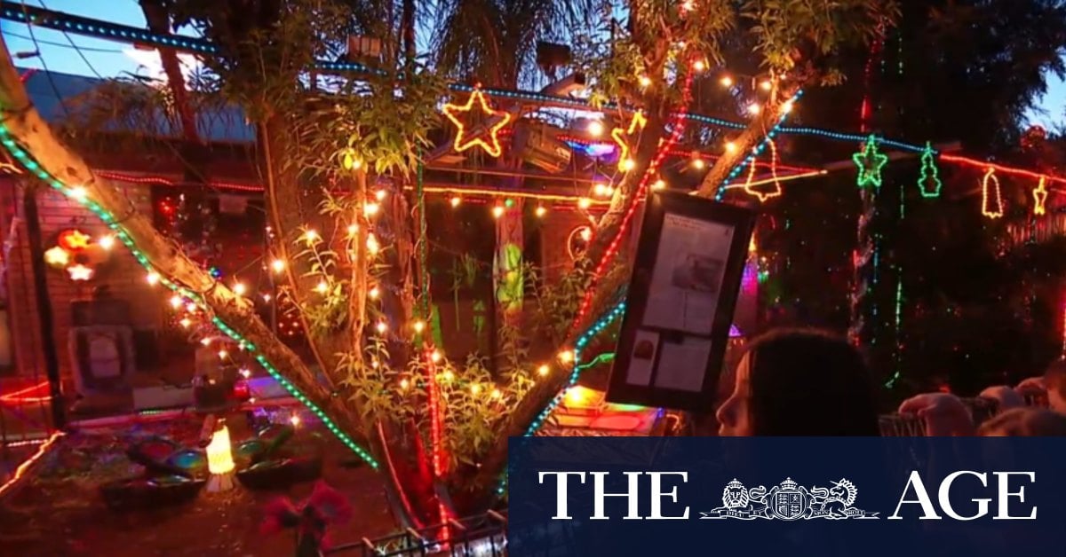 Family of late local legend keeps Christmas lights display up for 44th year