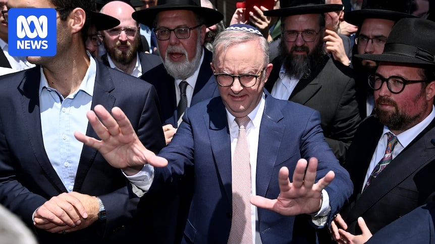 Federal politics live: Labor defends Anthony Albanese after he was heckled by locals during visit to Melbourne synagogue