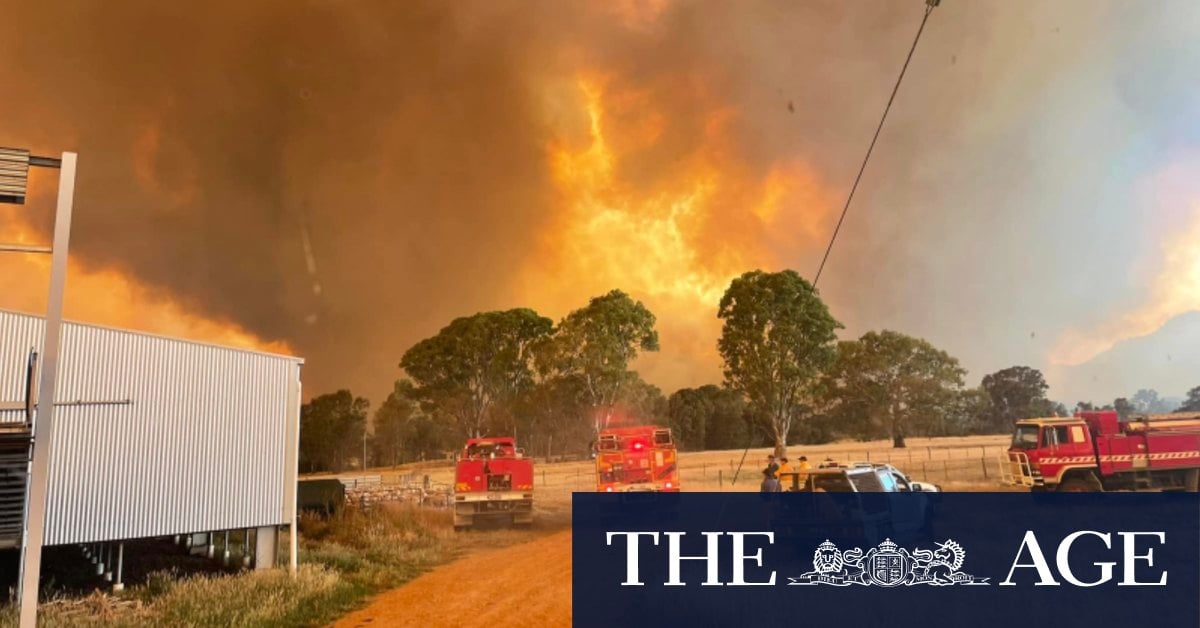 Firefighters across Victoria brace for extreme risk amid Boxing Day heat, wind