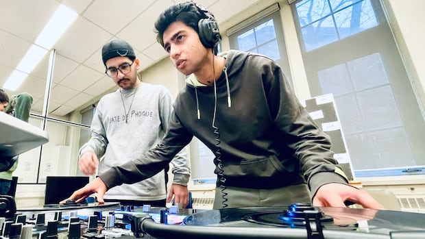 For some Canadian students, music class also means turntables and MIDI controllers