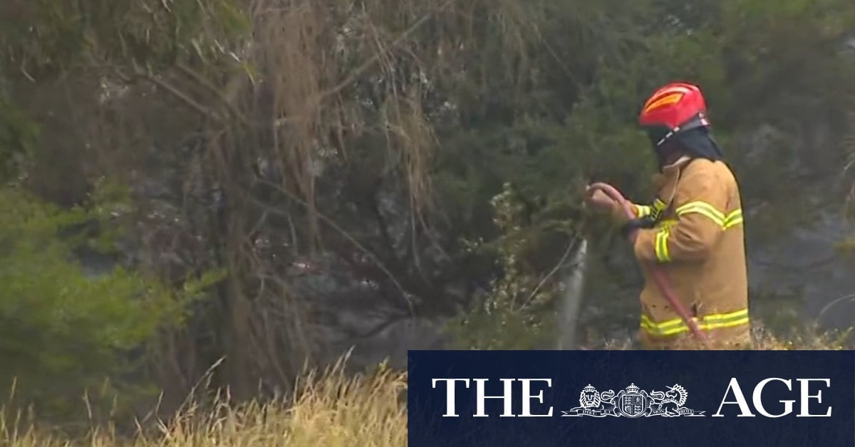 Grass fires spread as Victorians sweat through extreme heat