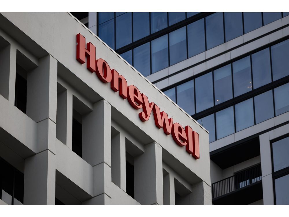 Honeywell Weighs Aerospace Split After Elliott Breakup Call