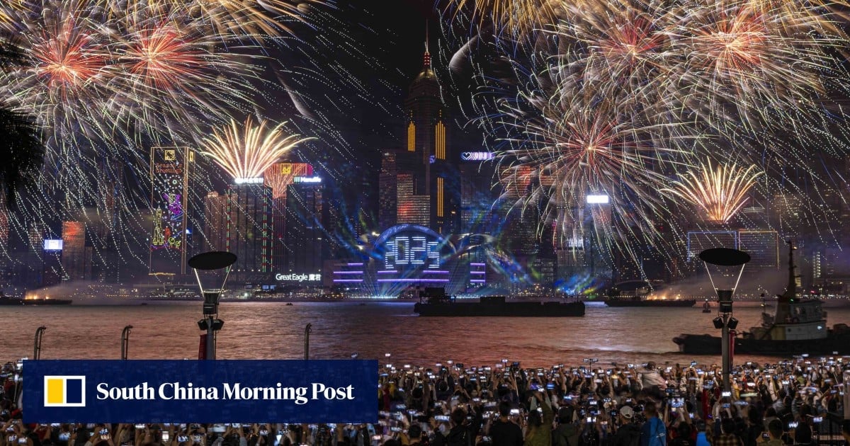 Hong Kong to extend open times at 2 border crossings for New Year countdown