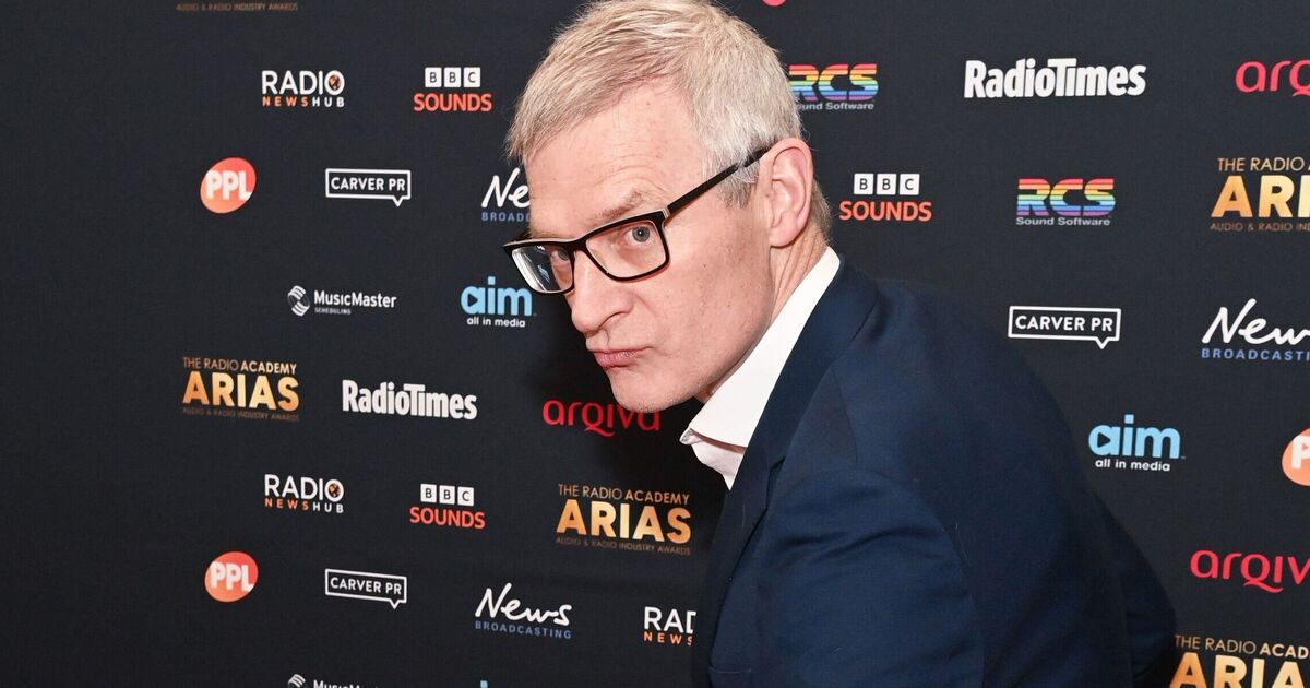 Jeremy Vine ordered to 'wind his neck in' by Vernon Kay as they row live on BBC Radio 2