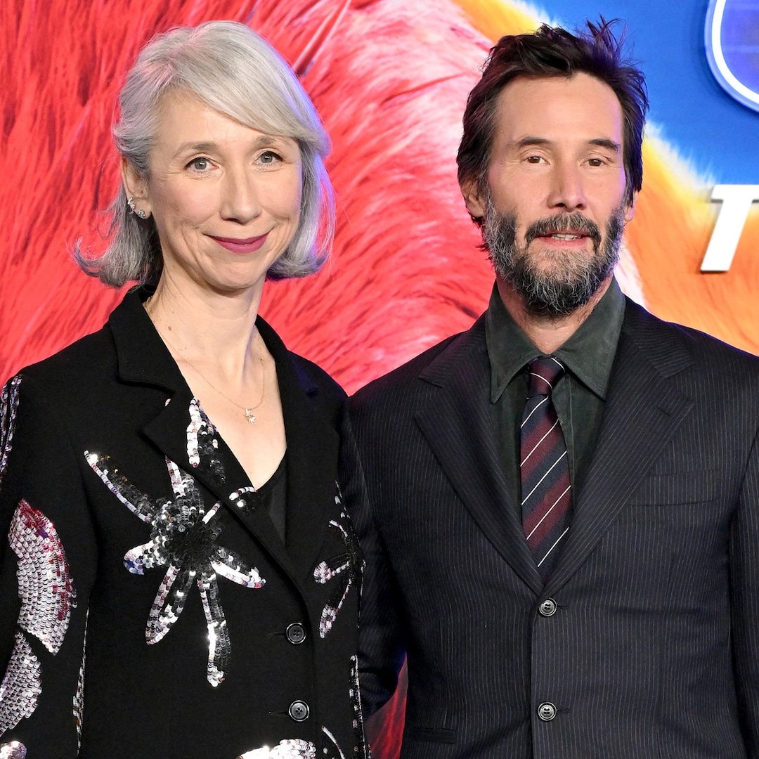  Keanu Reeves Reveals His Excellent Adventure for the Holidays 