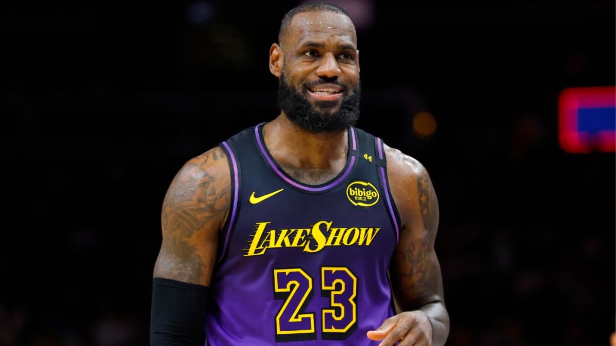  LeBron James says NBA needs 'bigger conversation' about style of play: 'A lot of f---ing 3s being shot' 