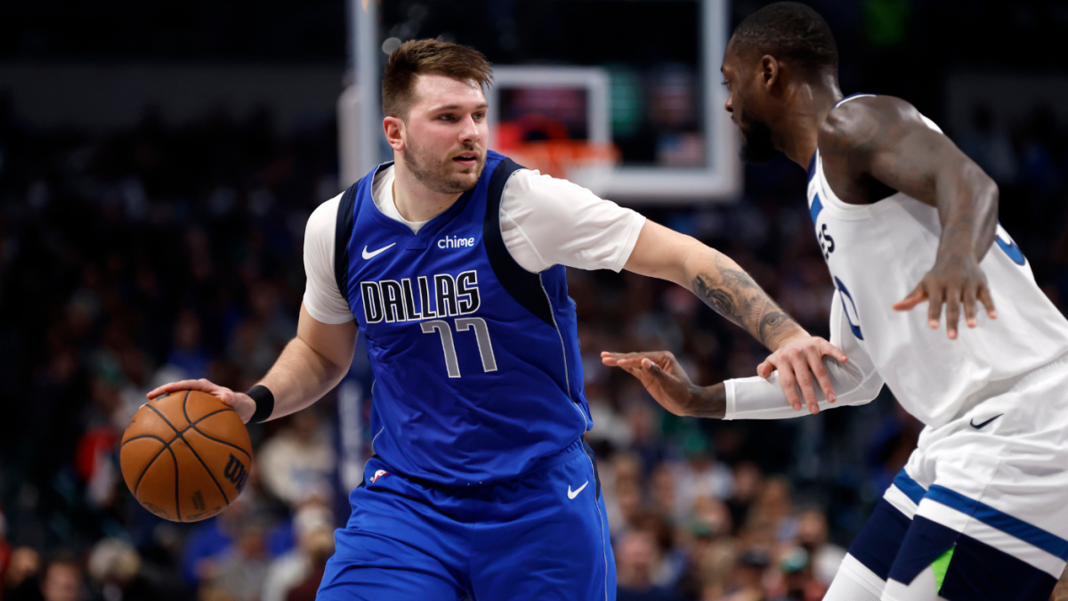  Luka Doncic injury update: Mavericks star expected to miss at least a month with calf strain, per report 