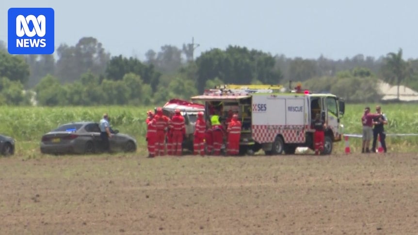 Man airlifted to hospital after light plane crash at Palmers Island in NSW