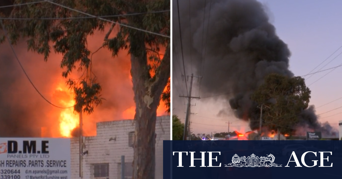 Man hospitalised after mechanic shop fire in Melbourne