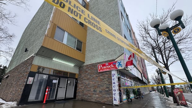 Man shot 2 weeks earlier in same Edmonton building where security guard slain