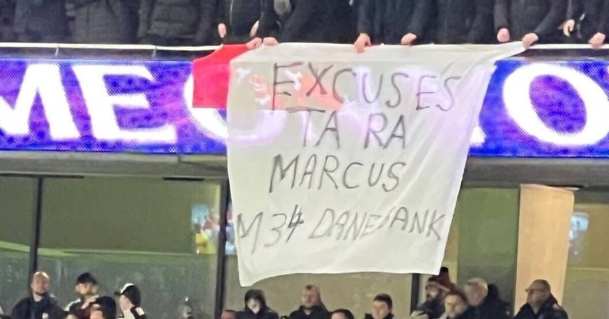 Man Utd fans show their true feelings on Marcus Rashford with banner in Tottenham tie