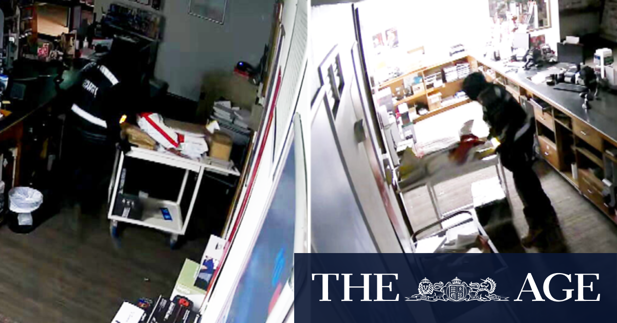 Melbourne thief steals parcels from post office