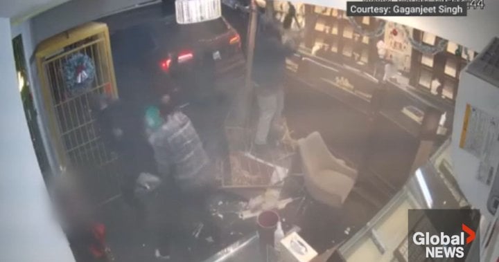 Montreal jewelry heist: Video shows vehicle crashing into store, owner assaulted