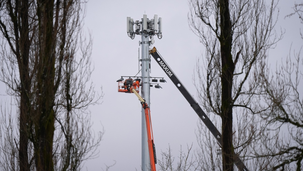 New cellular towers on B.C.'s Highway of Tears to boost 911 access