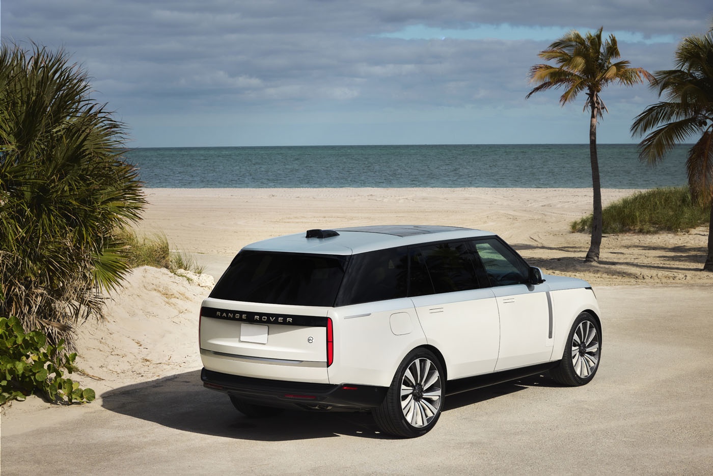 New One-Off Range Rover SV Candeo Revealed