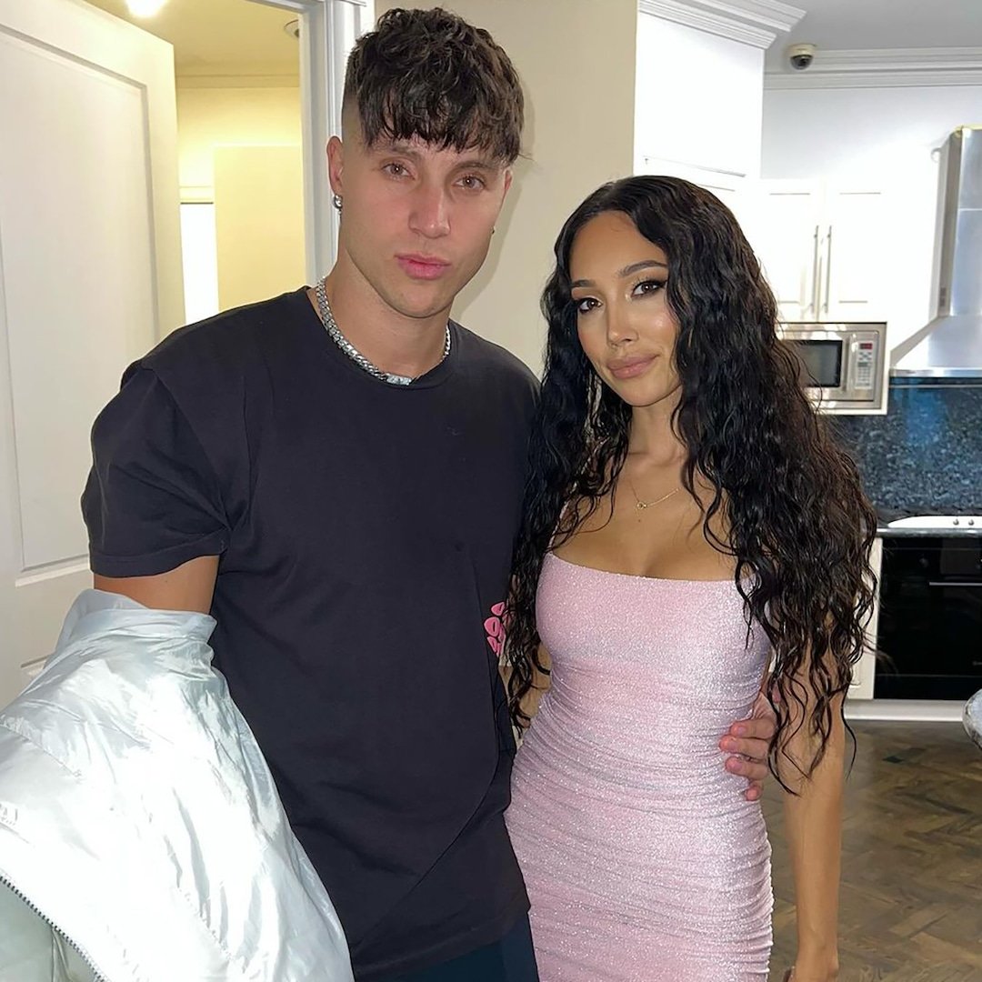 
                        OnlyFans Model Scarlet Vas Gives Birth, Welcomes Baby With Stepbrother
                