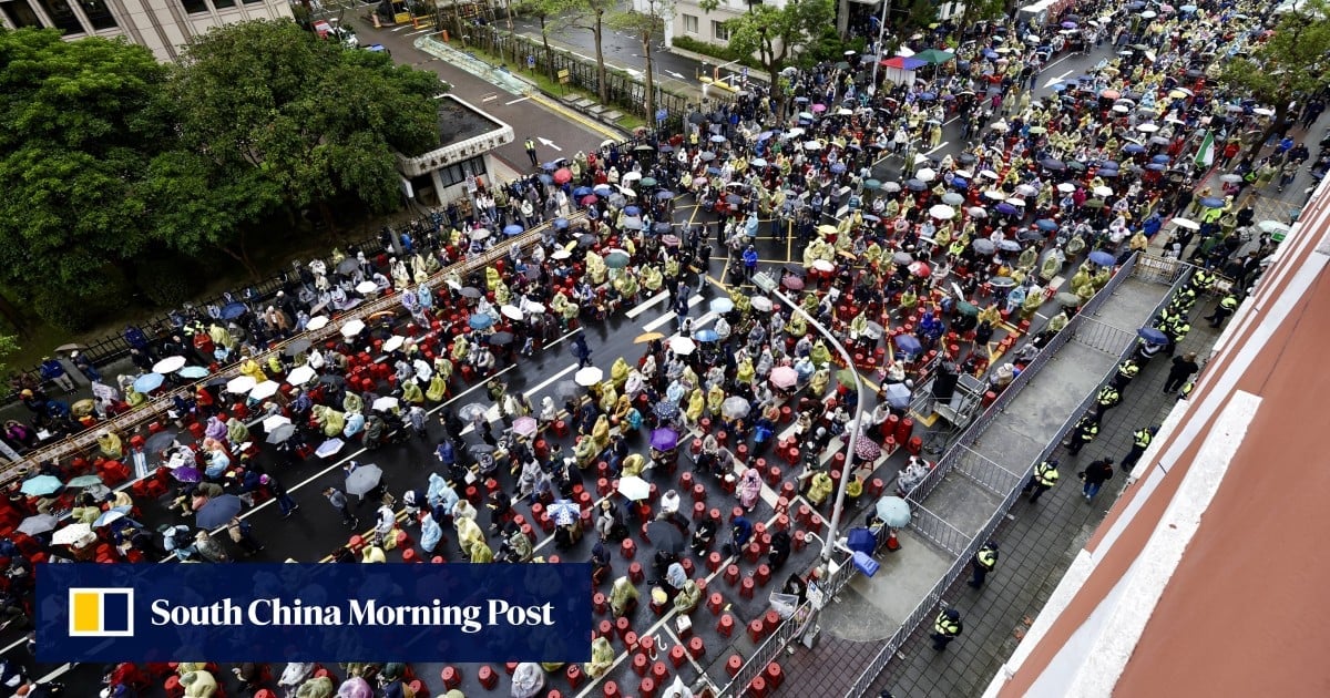 Political outlook turbulent for Taiwan after reform bills prompt brawls, protests