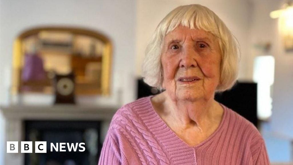 Post Office scandal: Oldest victim says she's 'treated like dung'