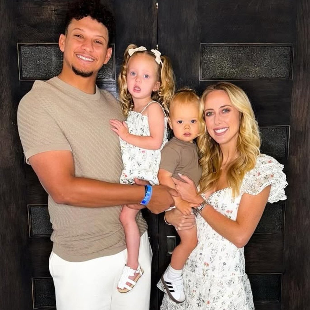 
                        Proof Patrick Mahomes Is Tackling Being a Girl Dad With Ease
                