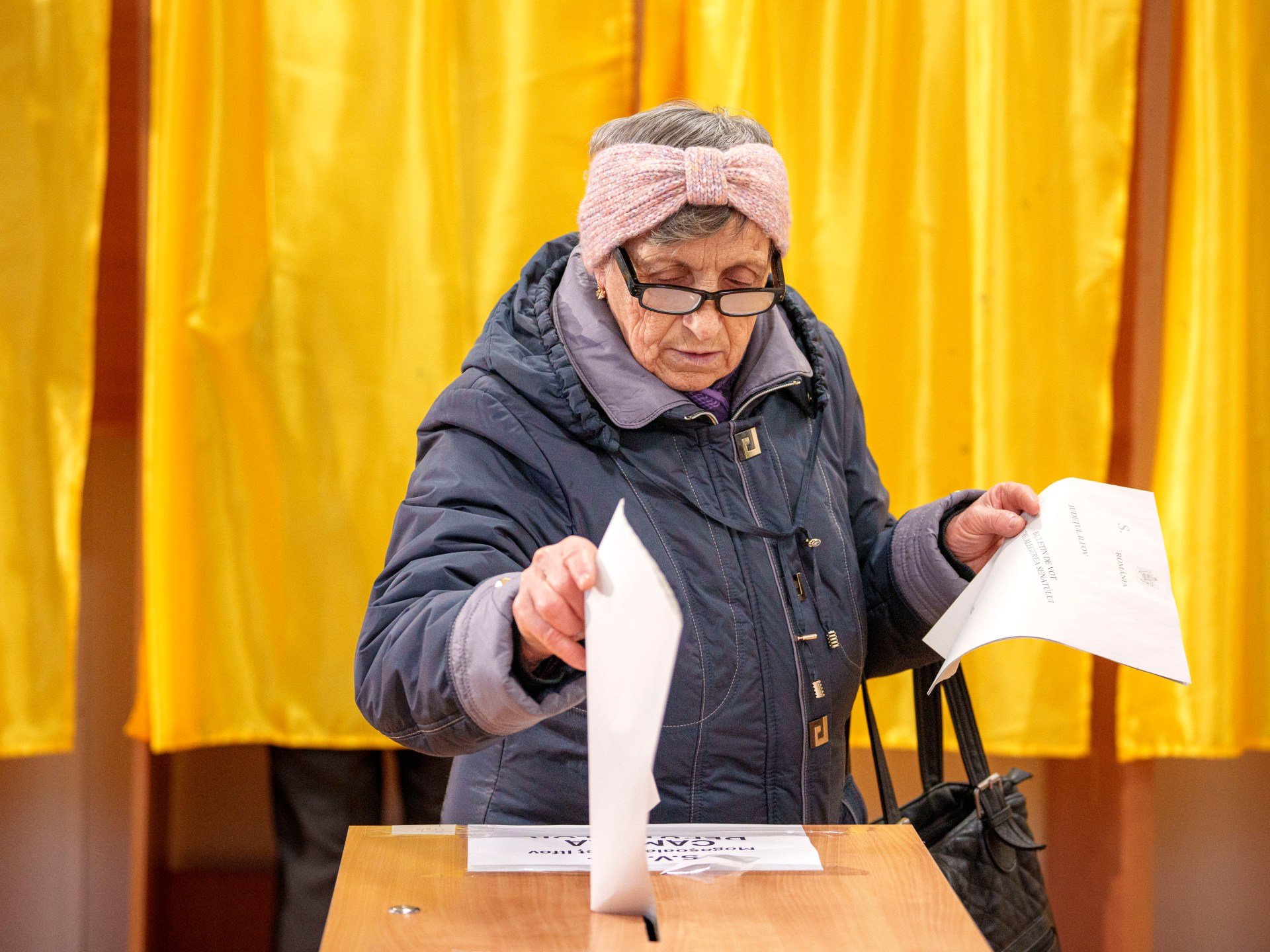 Romanians vote in parliamentary elections as far right hopes to make gains