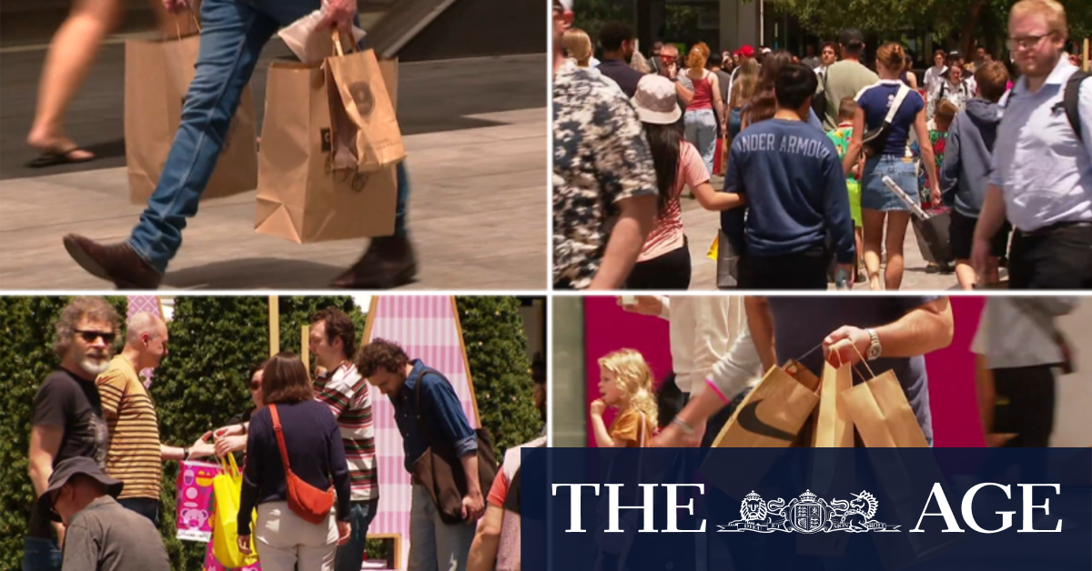 Rush on Adelaide stores as Christmas shoppers leave it late