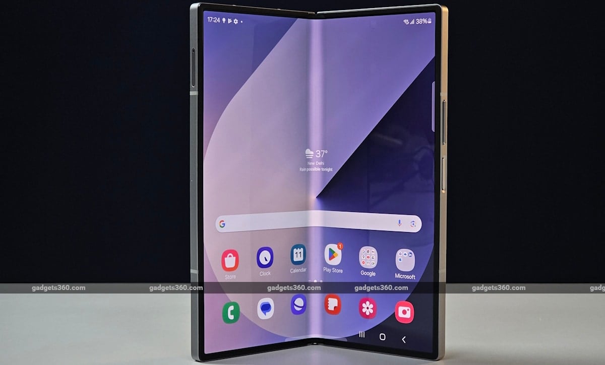 Samsung Galaxy Z Fold 7, Galaxy Z Flip 7 to Debut With Larger Displays: Report