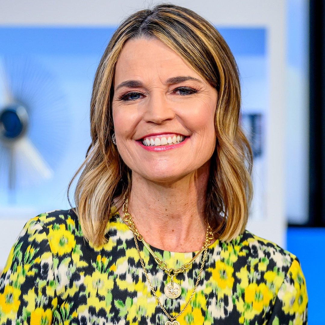  Savannah Guthrie Shares Surprise New Family Member in Holiday Card 