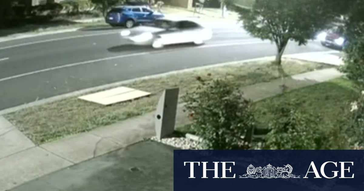 Sisters carjacked at knifepoint in Melbourne