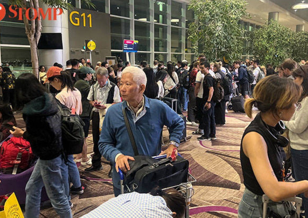 'So much money wasted': Passenger reacts as flight from Changi Airport to Hanoi cancelled after 5-hour delay