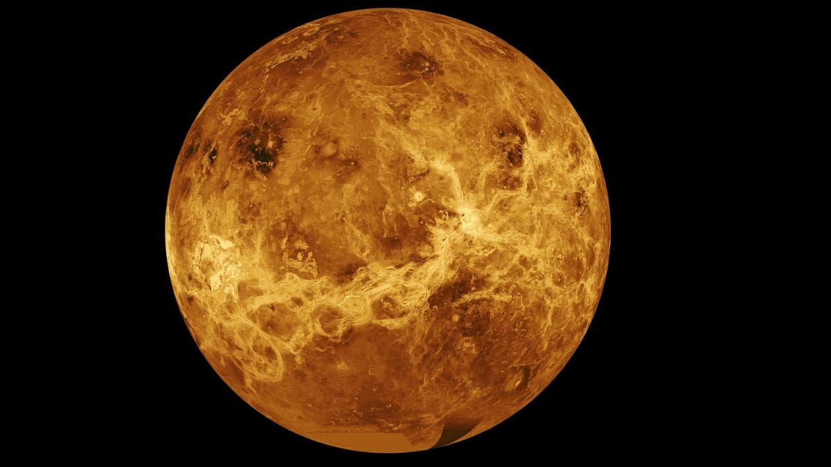 Study Finds Venus Likely Never Had Oceans, Challenging Past Theories