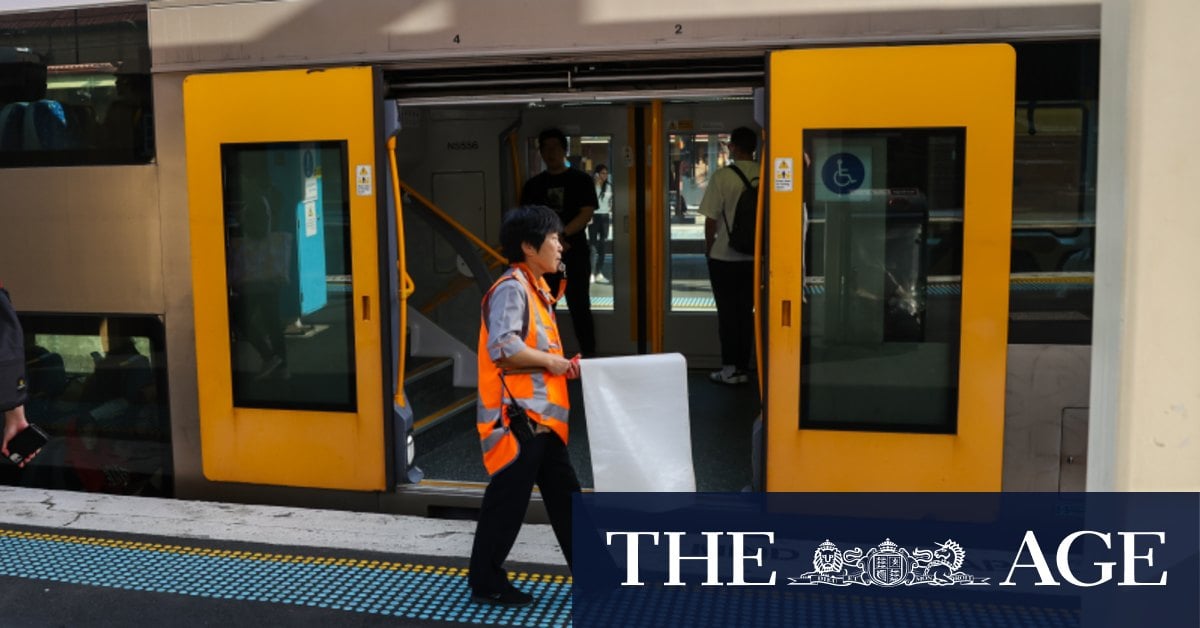 Sydney rail workers offer to drop industrial action - on conditions