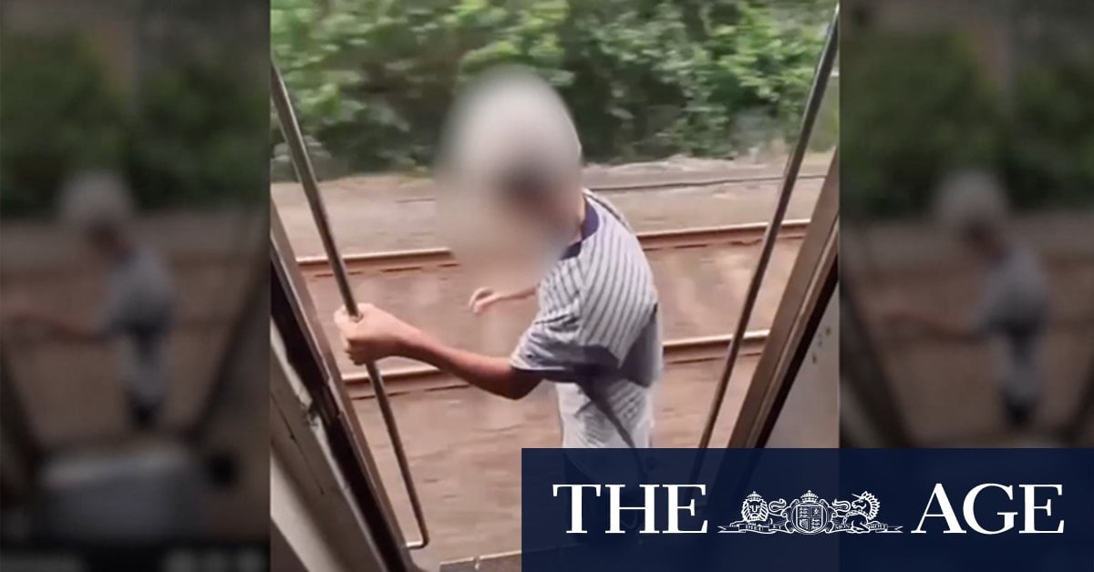 Sydney teenagers illegally hanging from trains