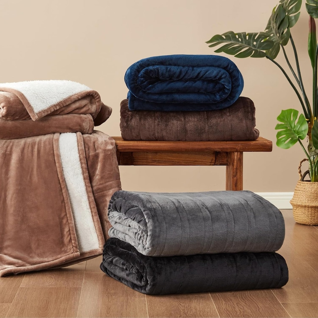  This Heated Blanket Is on Sale & Has 1000+ Amazon Shoppers Obsessed 