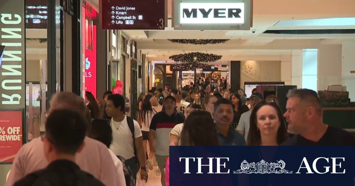 Thousands hit the shops for Boxing Day sales